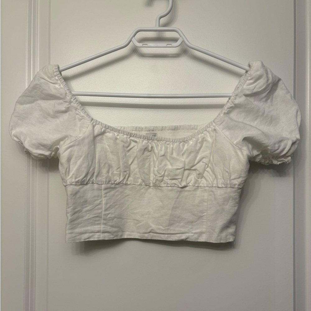 6/$32🛍️ Aritzia | Sunday Best White Puff Sleeve Crop Top, S